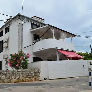 Apartment Vila Zlata, Punat