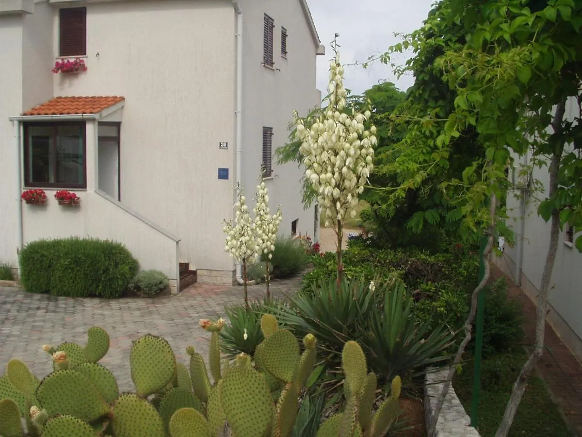 Apartments Mrak Punat 0*,